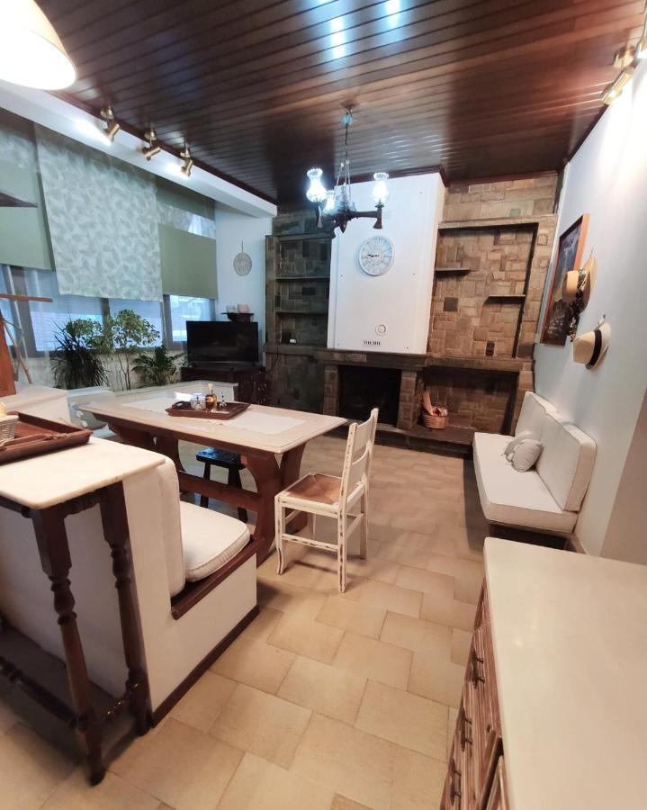 Johnny'S Loft Daire Agrinio Dış mekan fotoğraf